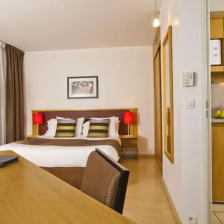 Aparthotel Residhome Paris-massy 4*