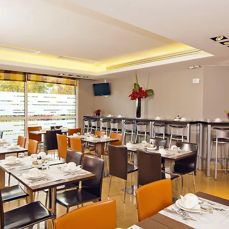 Residhome Paris-massy Aparthotel 4*