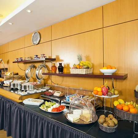 Appart hôtel Residhome Paris-massy 4*