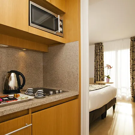 Appart hôtel Residhome Paris-massy 4*