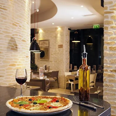 Hotel apartamentowy Residhome Paris-massy 4*