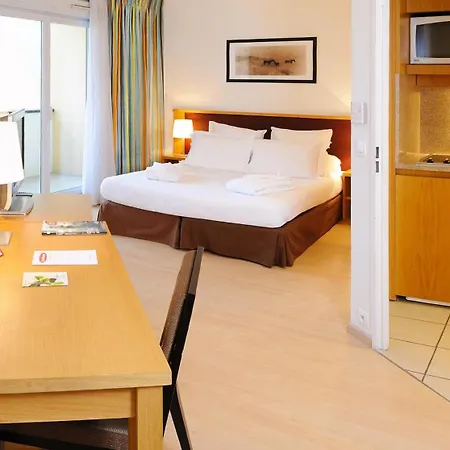Hotel apartamentowy Residhome Paris-massy