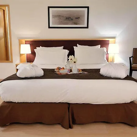 Residhome Paris-massy מלון דירות מאסי